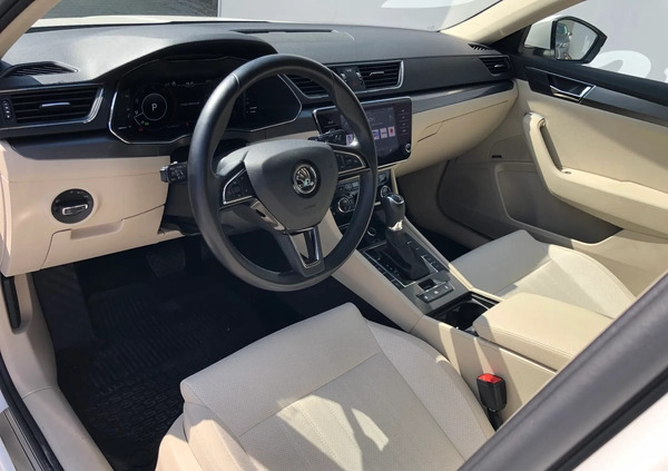 Skoda Superb cena 116999 przebieg: 64996, rok produkcji 2019 z Bytów małe 436